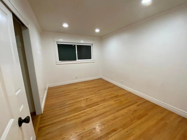 Building Photo - Charming 3-Bedroom Home in a Family Friend...