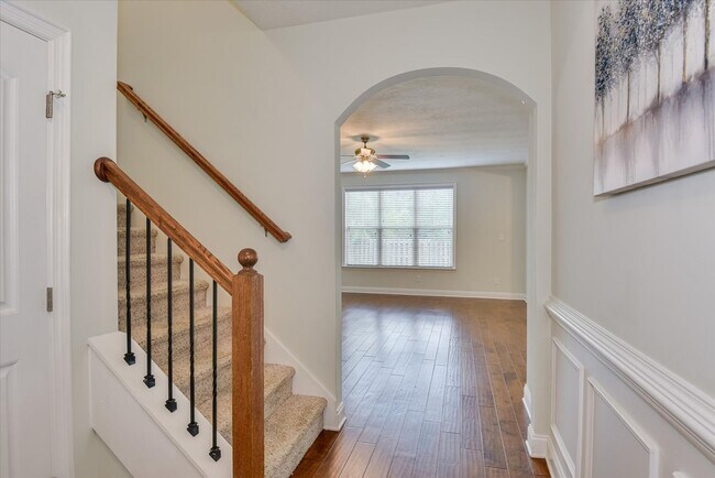 Building Photo - 5564 Connor Dr