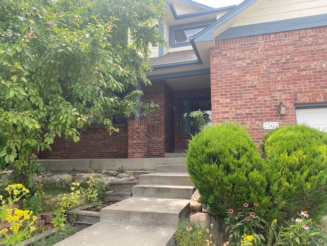 Building Photo - Desirable Westlake 4 Bedroom with Finished Basement, RV Parking & Mountain Views