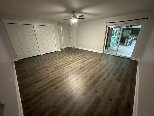 Building Photo - Spacious 4 Bedroom 3 Bath in Southoak