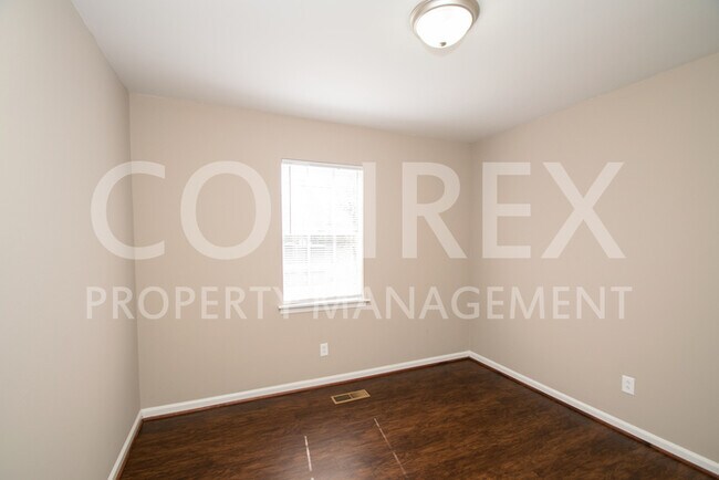 Building Photo - Gorgeous 3 Bedroom with Backyard Deck!