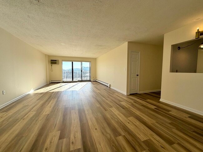 Building Photo - 151 Coolidge Ave