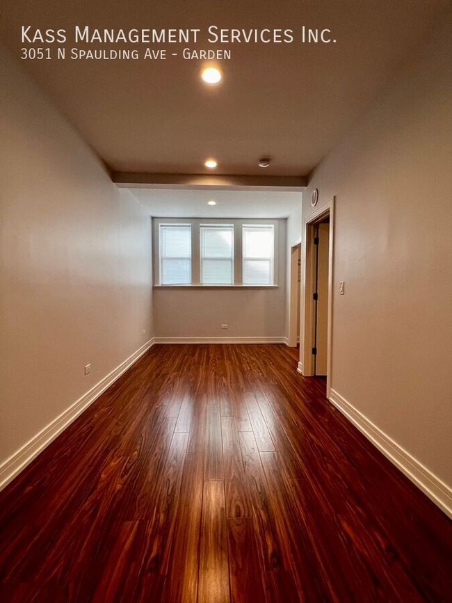 Building Photo - 3051 N Spaulding Ave