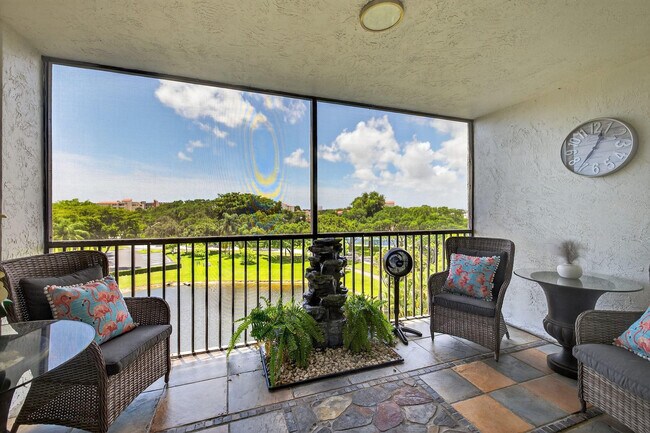 Building Photo - 2334 S Cypress Bend Dr