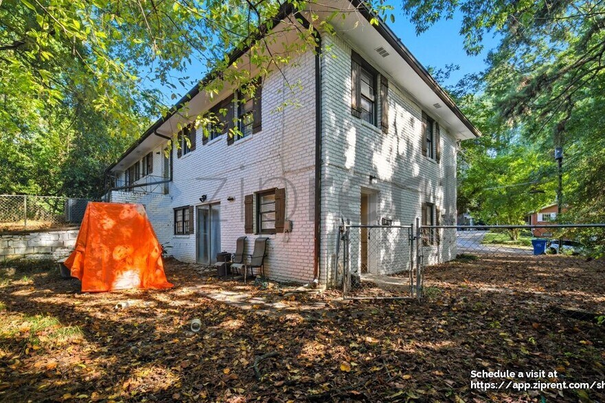 Building Photo - 792 Marstevan Dr NE