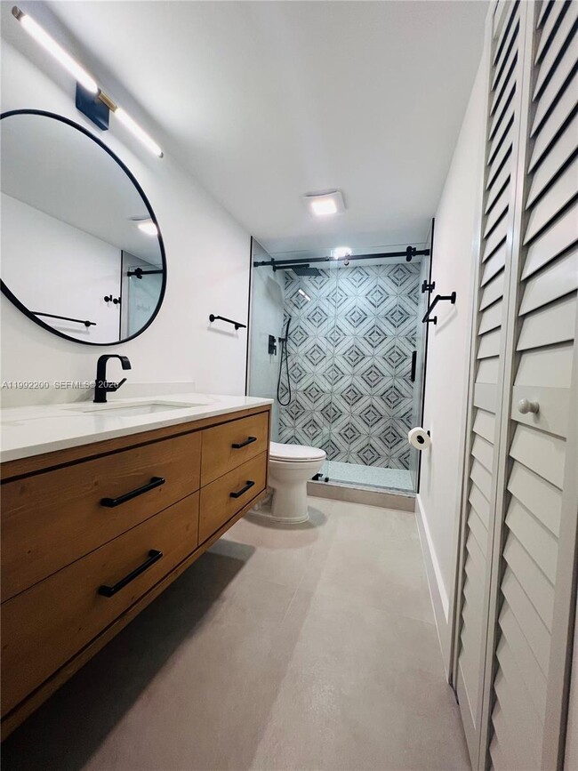 Building Photo - 2402 Antigua Cir