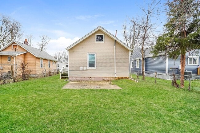Building Photo - Charming 3BR Home with Fully Fenced Yard Near Easton and Downtown