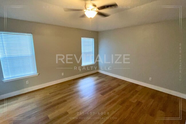 Building Photo - Stunning Semmes Home