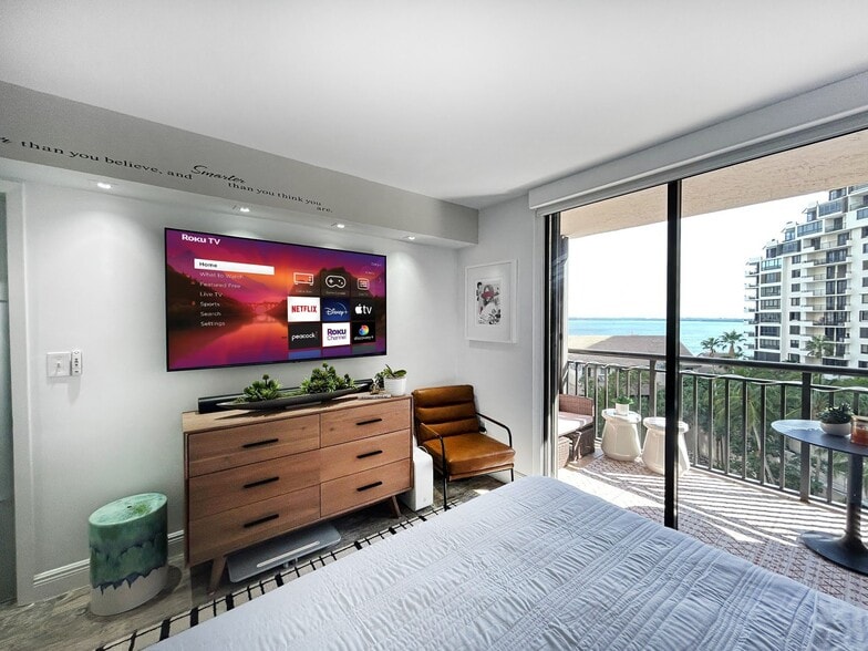 Building Photo - 540 Brickell Key