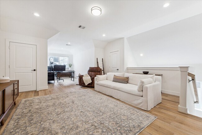 Building Photo - 3609 Lannister Ln