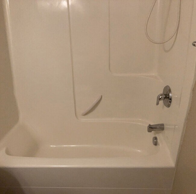 Building Photo - 114 N Bowdish Rd