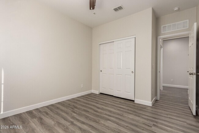 Building Photo - 11204 W Mobile Ln