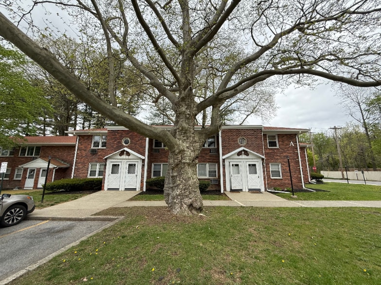 Building Photo - 2710 South Rd