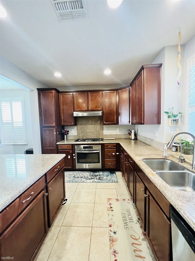 Building Photo - 4 br, 3 bath House - 3084 Vittoria Loop