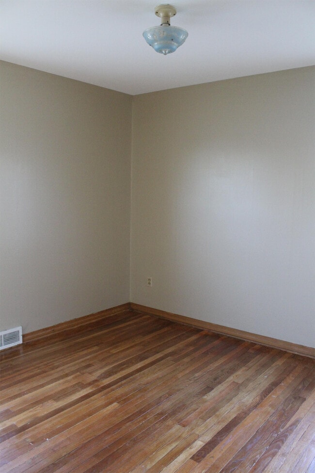 Building Photo - 907 N Grant St