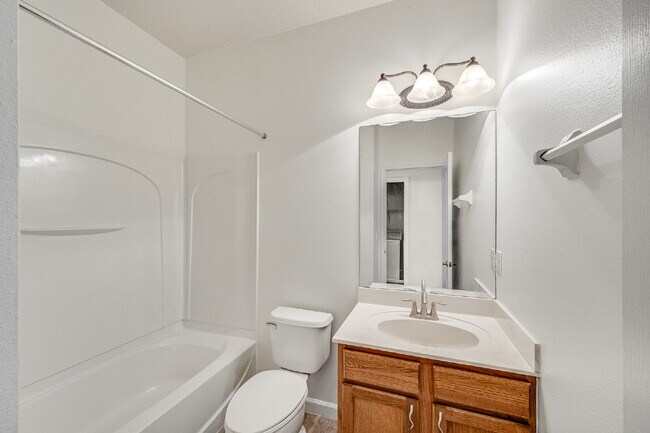 Building Photo - Beachside Townhome in Gated Community