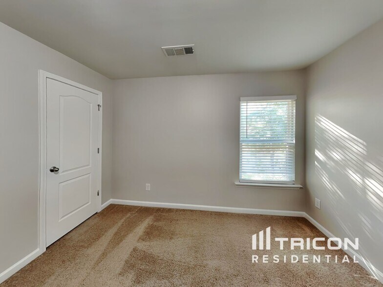 Building Photo - 119 Kasey Dr