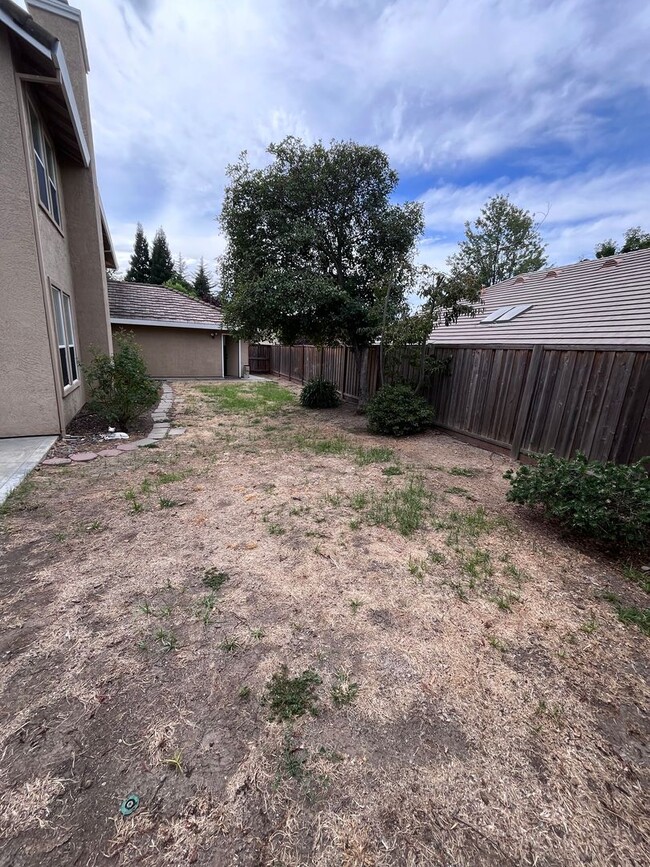 Building Photo - BEAUTIFUL HOME IN EAST ROSEVILLE!!