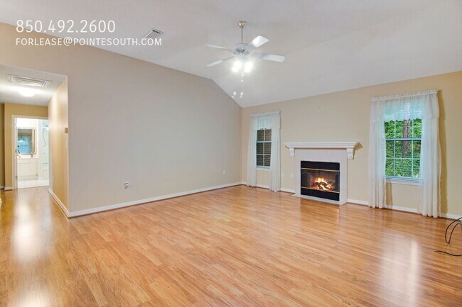 Building Photo - 366 Bay Tree Dr