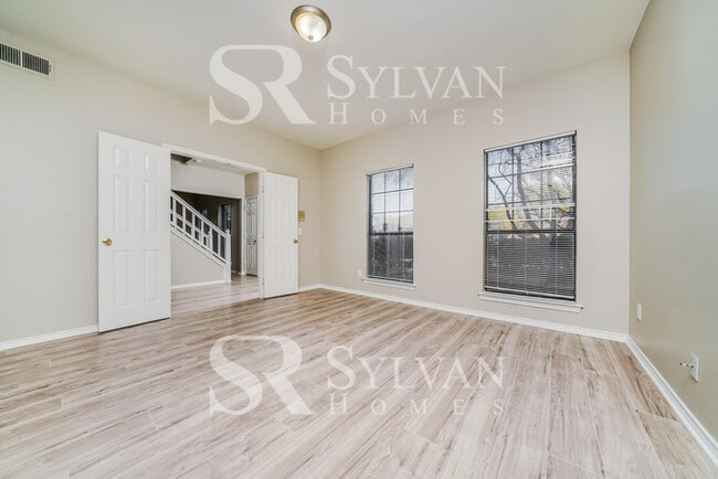 Building Photo - Prepare to be impressed by this 3 bedroom, 2.5 bathroom home