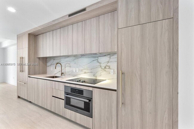 Building Photo - 77 SE 5th St