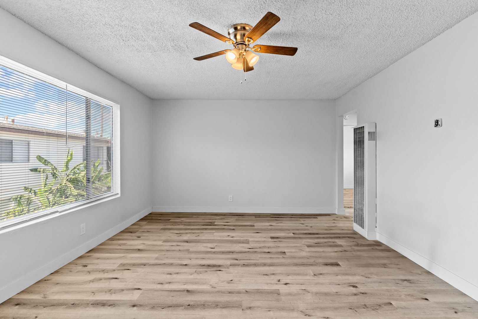 Building Photo - 1050 Gaviota Ave