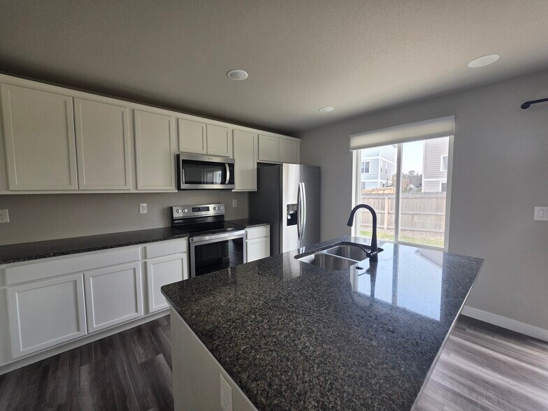 Building Photo - 10429 Luneth Dr