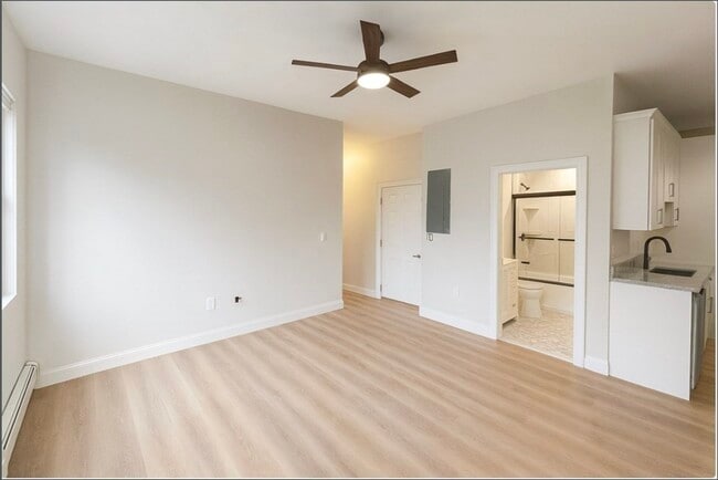 Building Photo - 53 White St