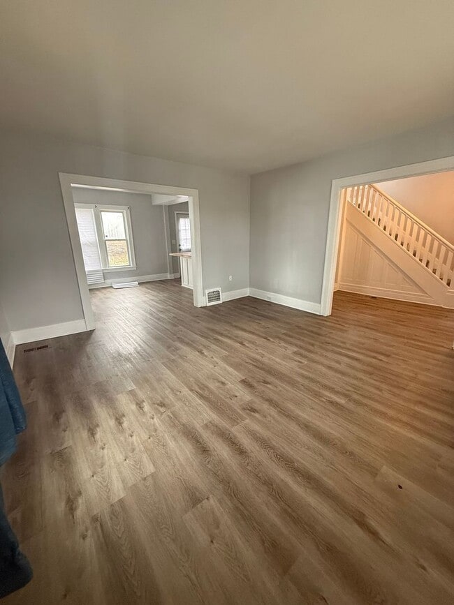 Building Photo - Downtown Mt. Clemens Home