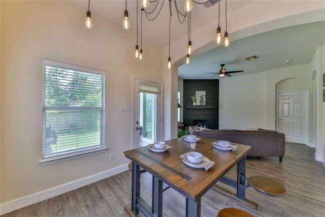 Building Photo - 2301 Shadow Falls Ln