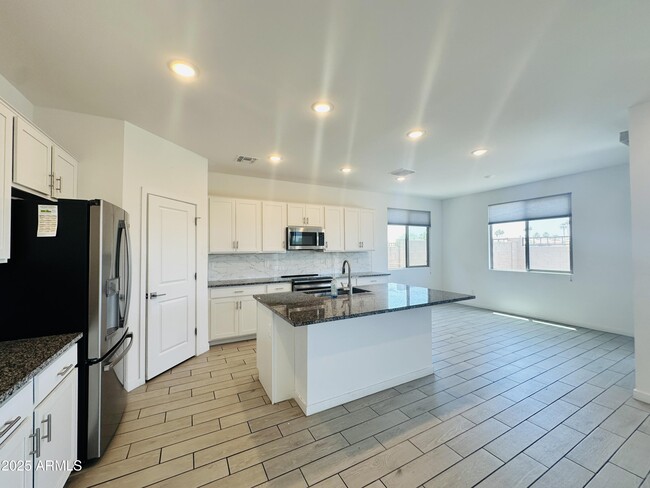 Building Photo - 7425 W Nicolet Ave