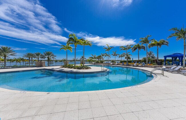 Building Photo - 1525 Stockbridge St