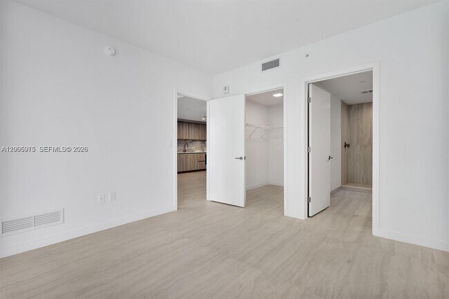 Building Photo - 77 SE 5th St