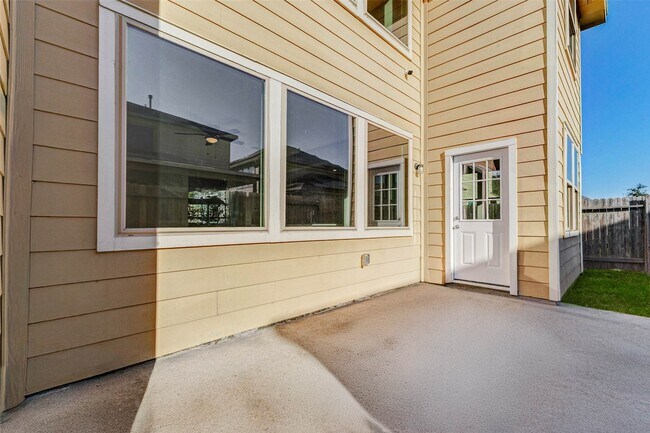 Building Photo - 15010 Golden Summer Ct