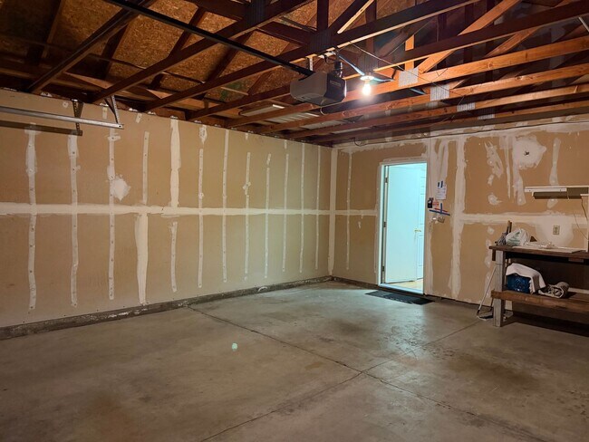 Building Photo - 3813 Pasadena Ave