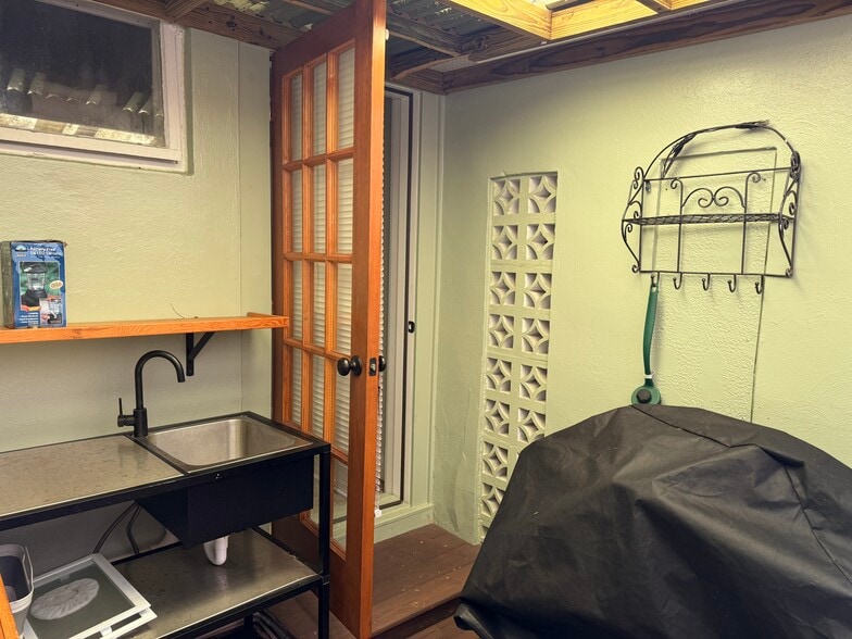 Building Photo - 1505 White St