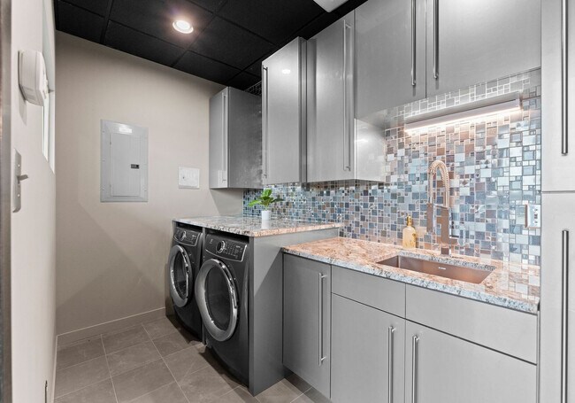 Building Photo - 8776 Harbor Cir