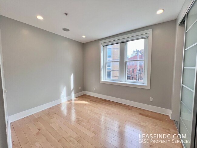 Building Photo - 2619 Garfield St NW