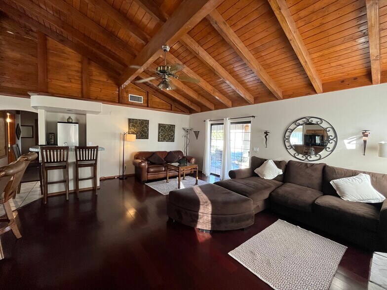 Building Photo - 2760 Inverness Dr