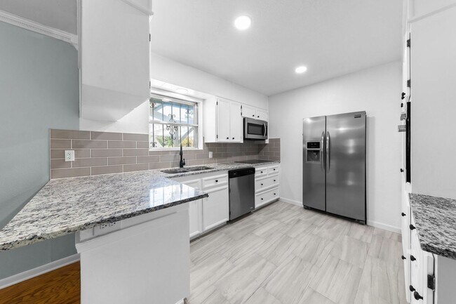 Building Photo - Available NOW!!!! Renovated Kitchen and Ba...
