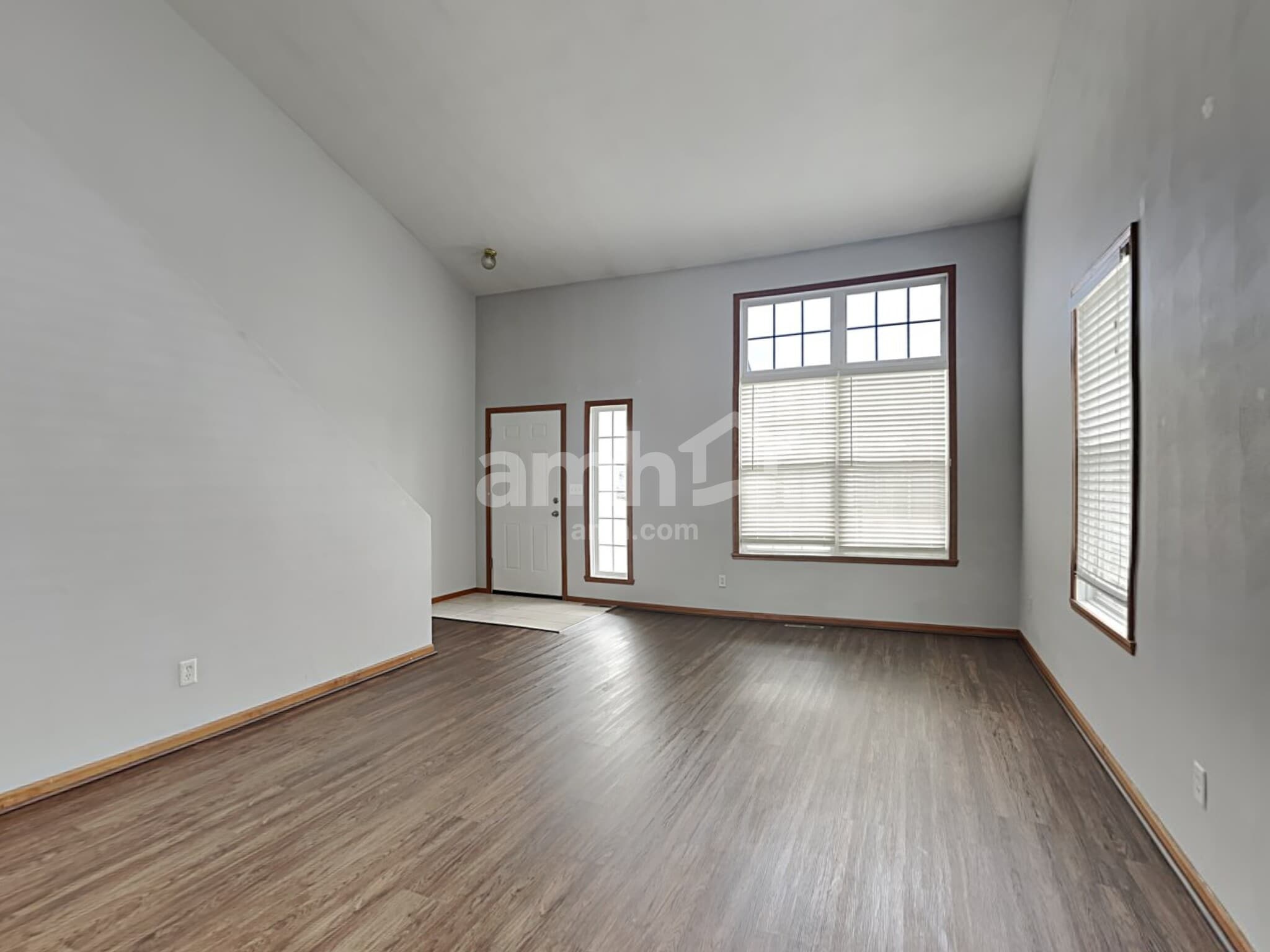 Building Photo - 3042 Bauer Dr