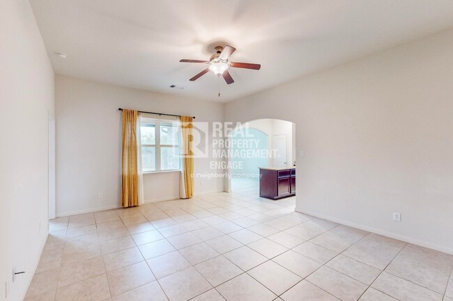 Building Photo - 3 Bedroom Single-Story Home available For ...