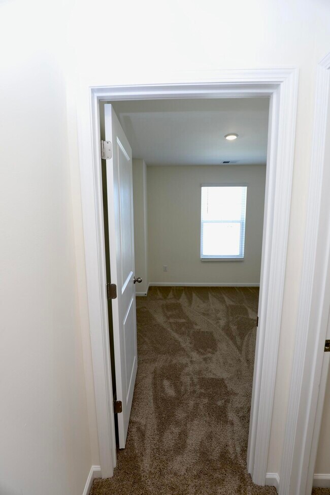 Building Photo - 1718 Canopy Dr