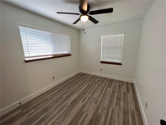 Building Photo - 2401 Silver Spur Dr