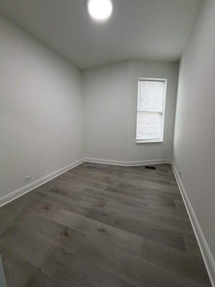 Building Photo - 4832 N Winthrop Ave