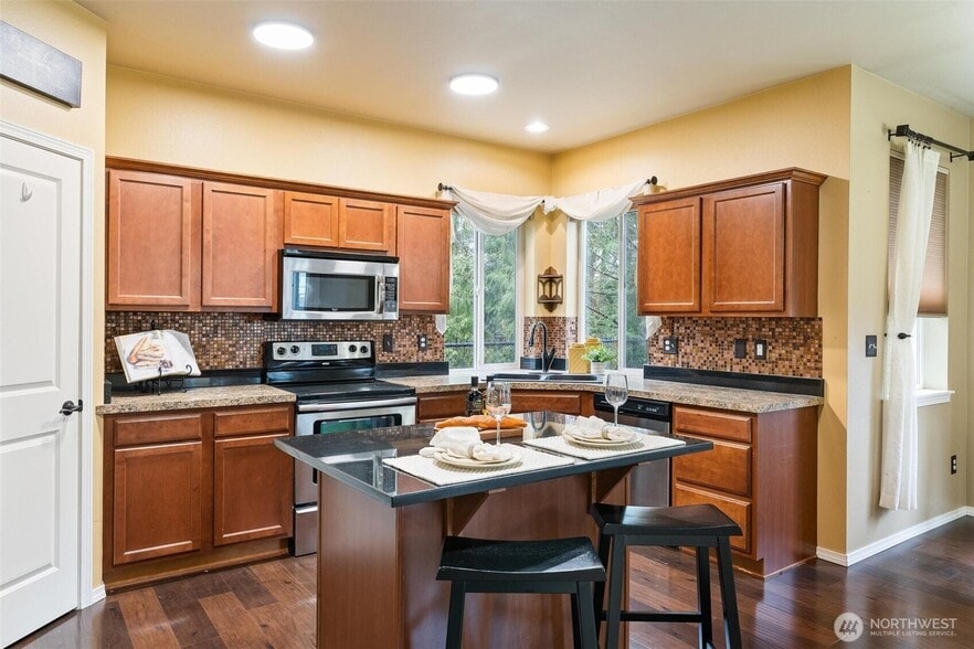 Building Photo - 21912 SE 240th Pl