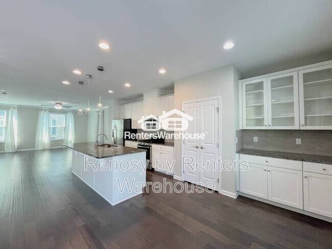 Building Photo - 521 Charles Porteus Ln
