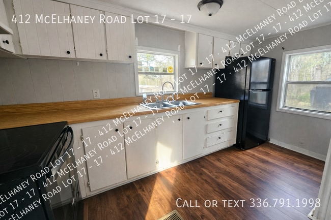 Building Photo - 412 McElhaney Rd