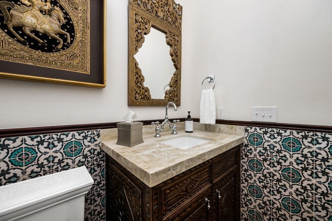 Building Photo - 73055 Amber St