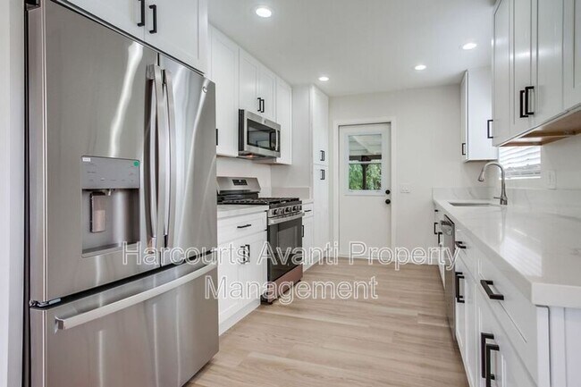Building Photo - 523 S Barnwell St